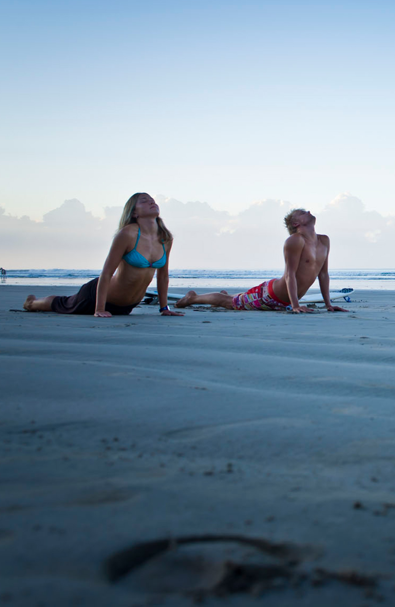 Doe yoga op de mooiste stranden van de wereld