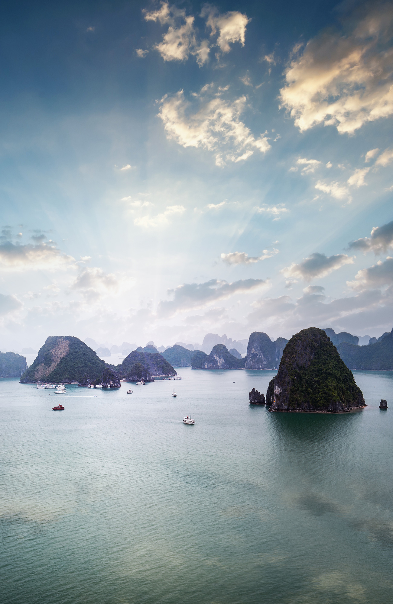 sailing-vietnam-halong-bay-sidebar