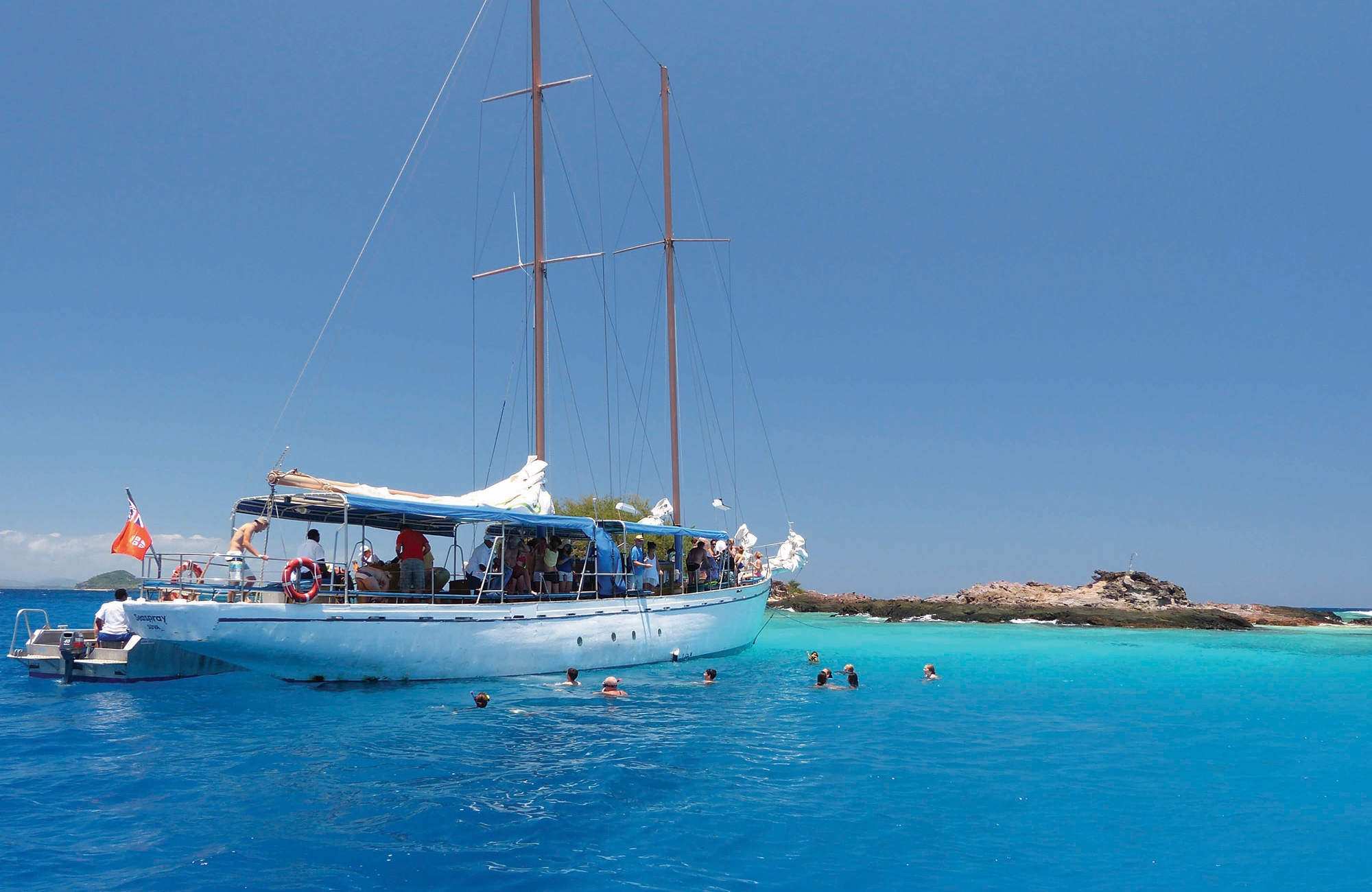 sailing-fiji-swim-around-boat-cover