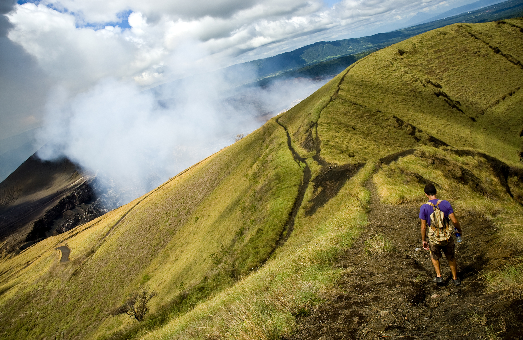 Man op berg in Nicaragua