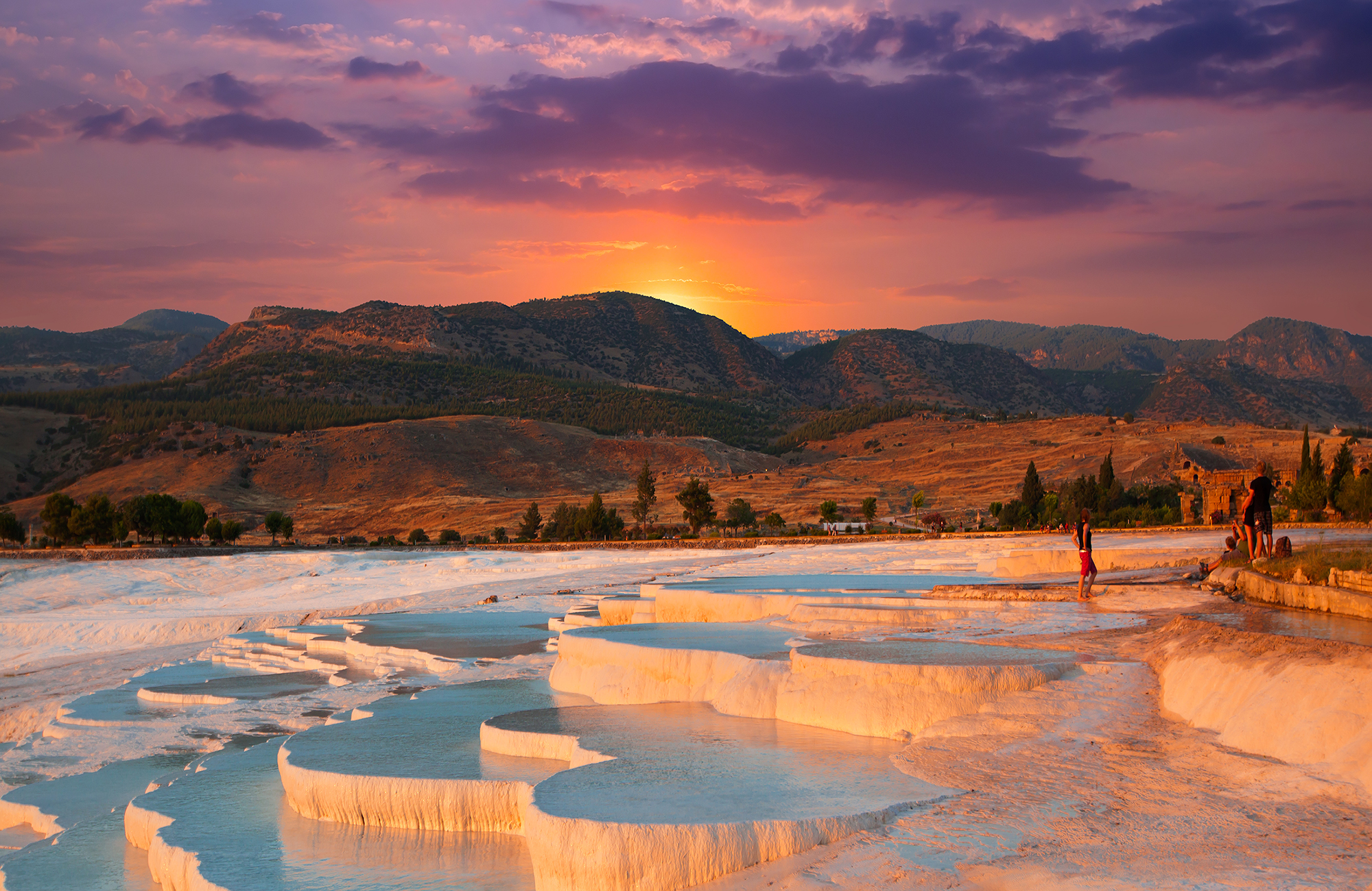 Pamukkale in Turkije bij zonsondergang | Interrailen met KILROY