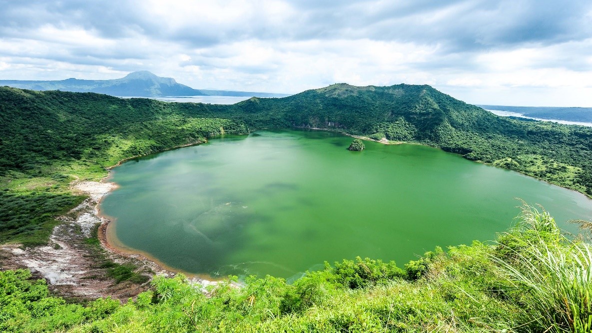 Groen meer op de Filipijnen | Reizen met KILROY