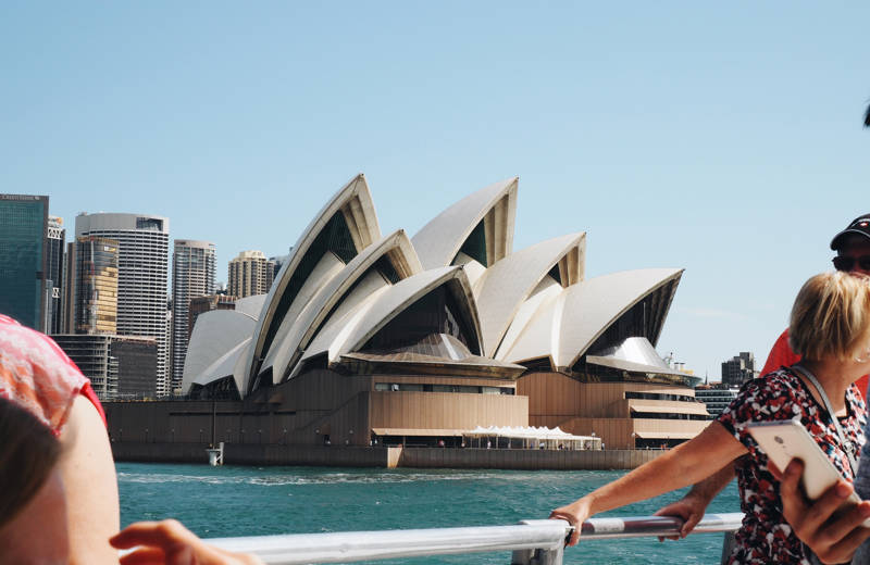 Harbour tour with views of the Opera House in Sydney