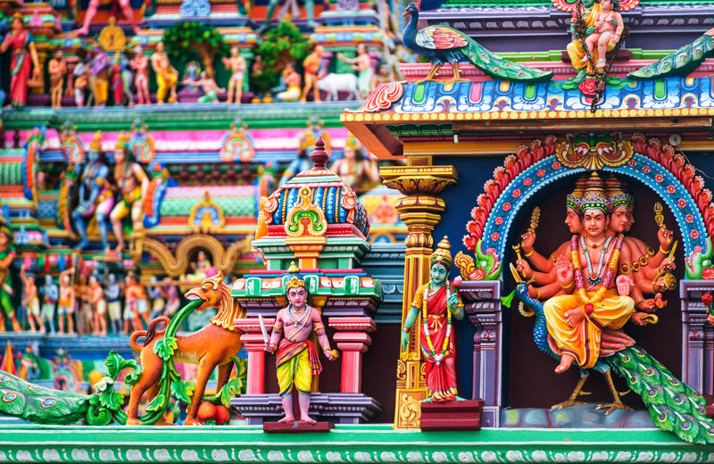 Kleurrijke display bij de Kapaleeswarar tempel in Chennai, India
