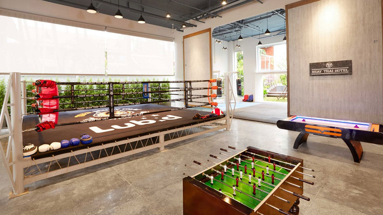 lub-d-phuket-patong-hostel-boxing-games-area