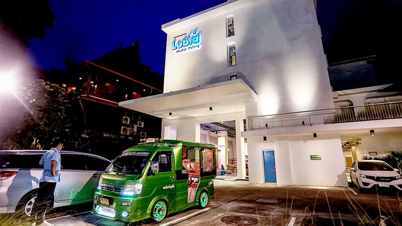 lub-d-phuket-patong-hostel-building