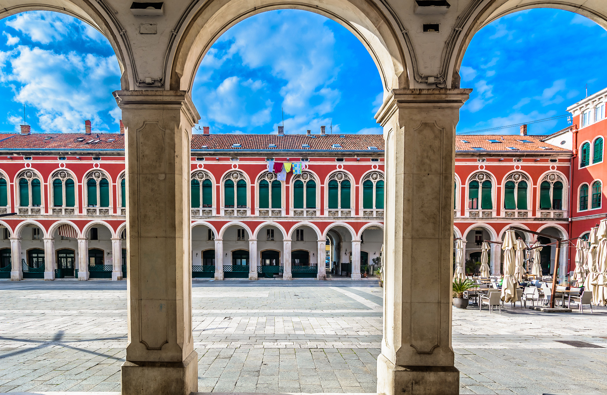 en smuk gammel kirke i zagreb