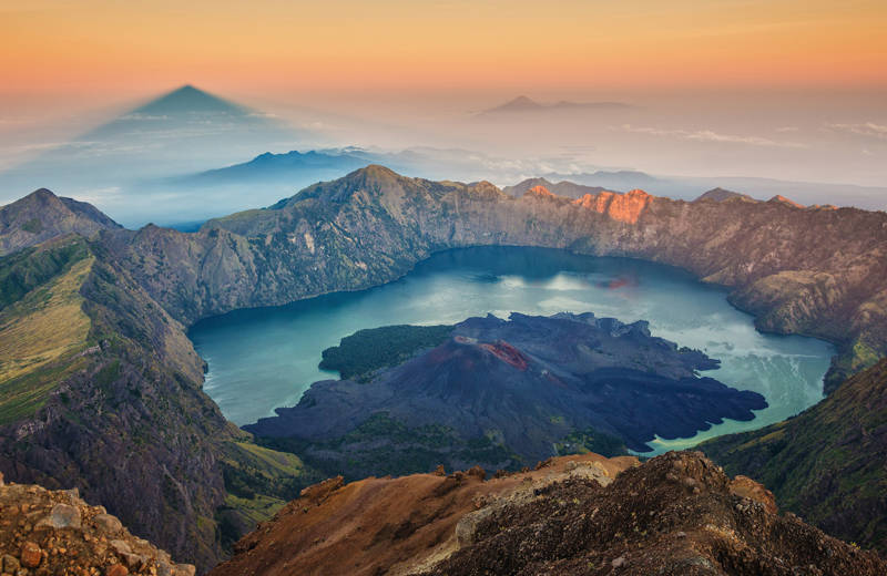 Zicht over Mount Rinjani in Indonesië