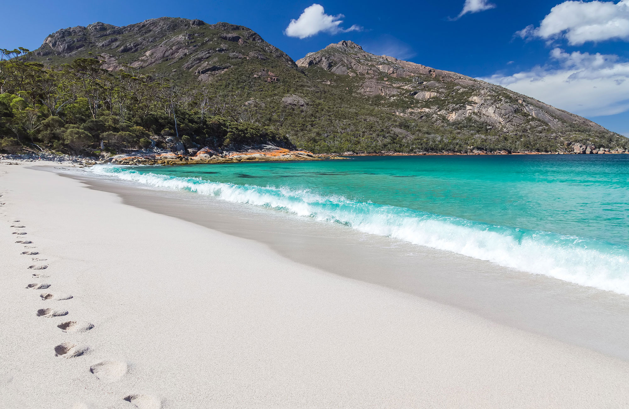 australia-tasmania-freycinet-national-park-wineglass-bay