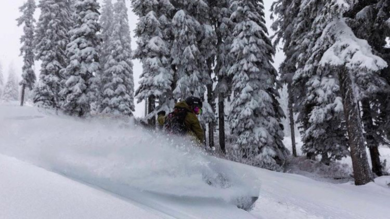 Snowboarding in Silver Star, Canada