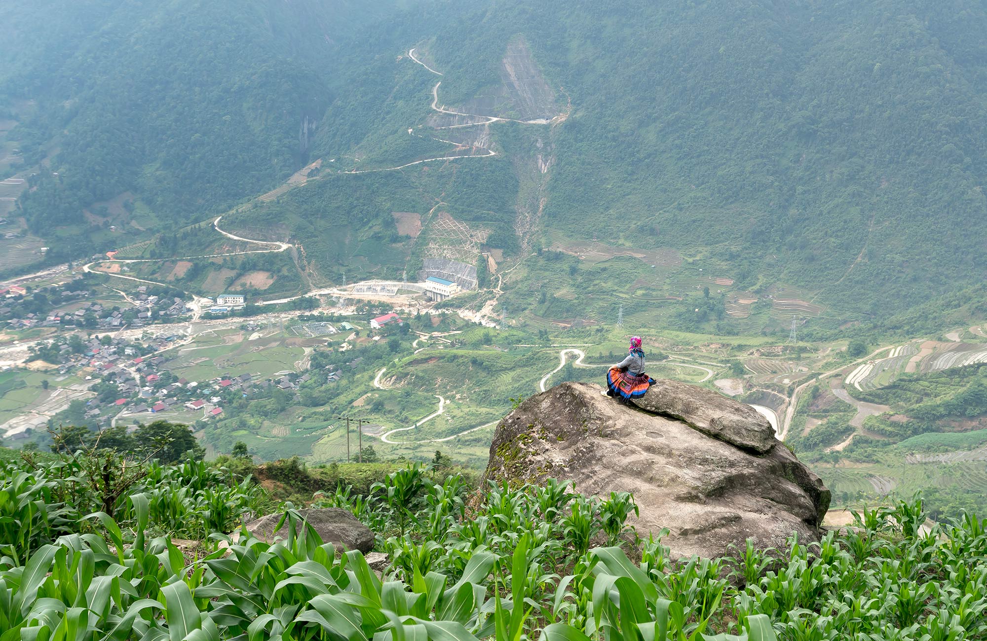 asia-vietnam-sapa-woman-lookout-cover