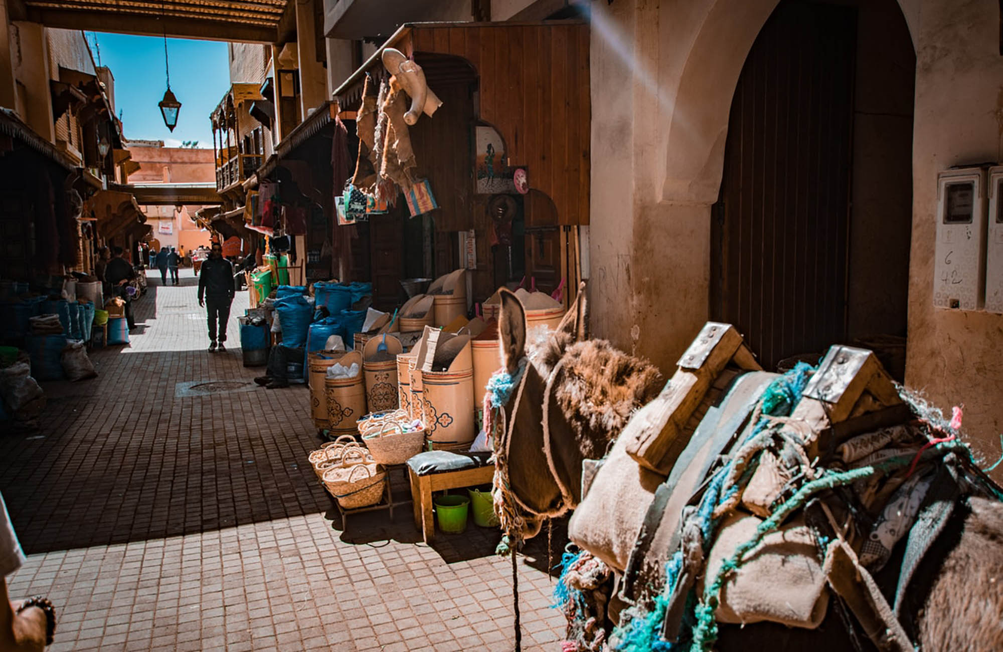 Bezoek de souk tijdens je studiereis naar Marrakesh