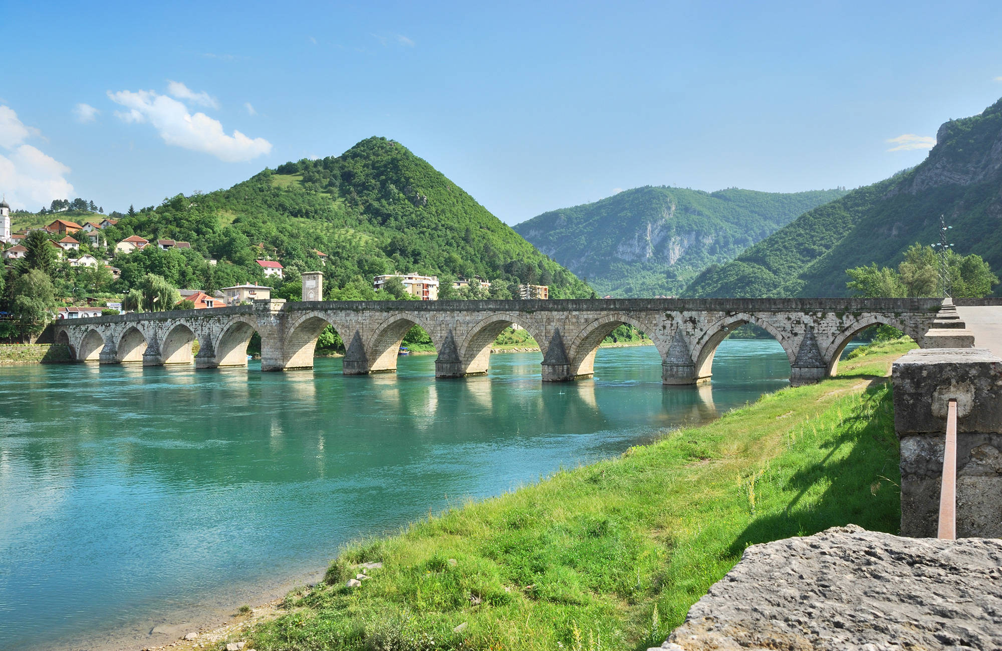 Drina In Visegrad in Bosnië Herzegovina | Reizen naar de Balkan | KILROY