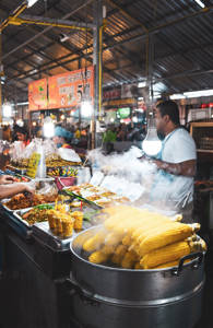 man-cooking-streetfood-in-thailand-sidebar