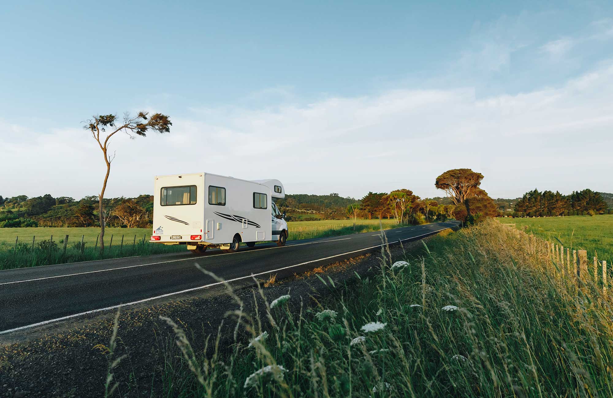De Star RV Polaris 4 camper op de weg
