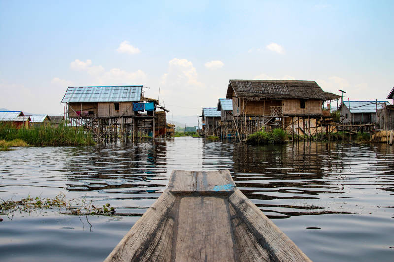 Drijvende markt in de Mekong Delta in Vietnam