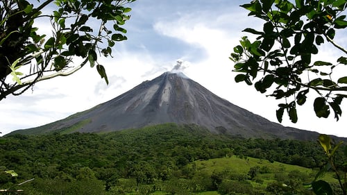 arenal_volcano_17_1280x720_for_navi_web