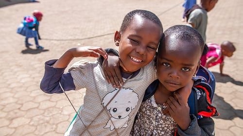 gl_tanzania_teaching_6__1280x720_for_navi_web